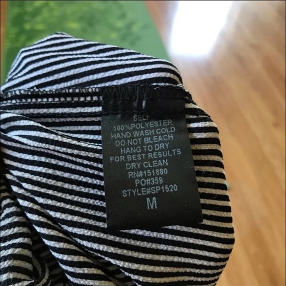 BNWT Storia Jumpsuit. Size M. Pinstripes. - Picture 4 of 6